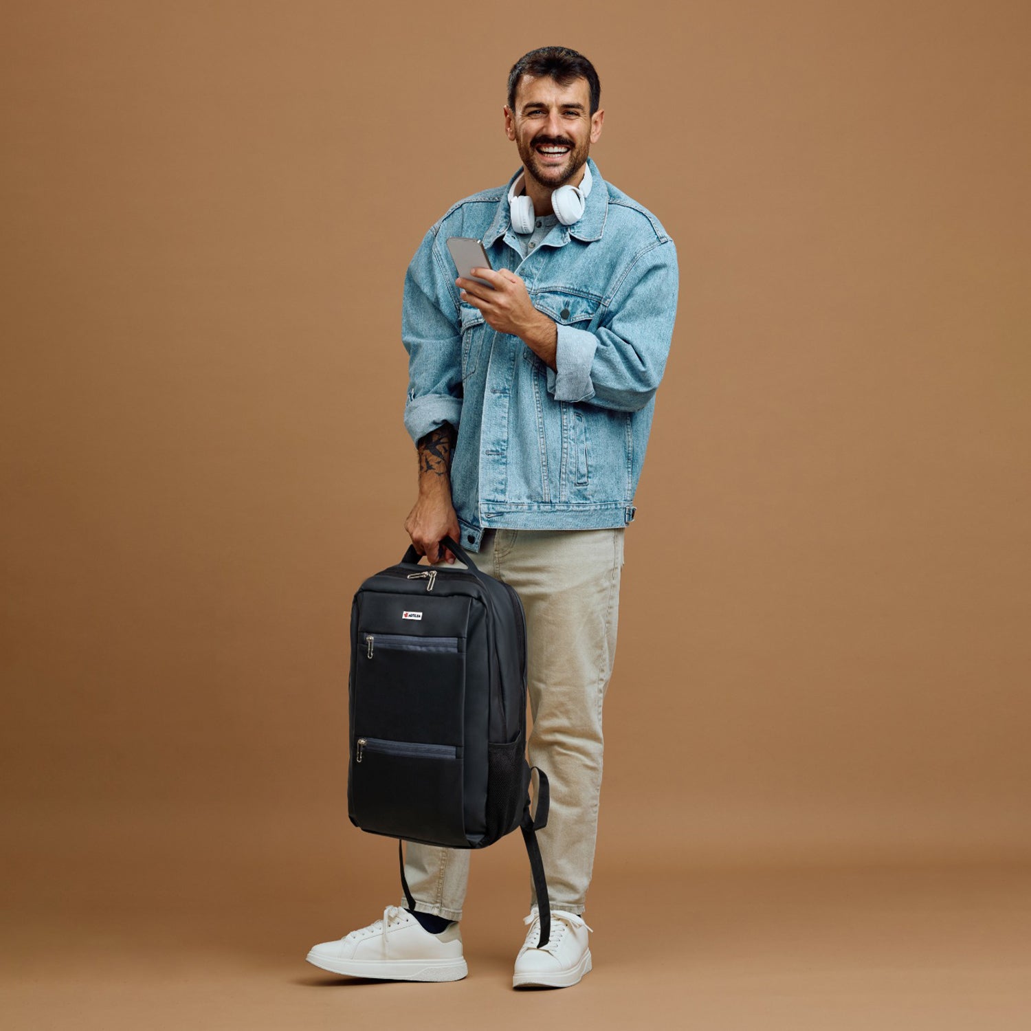 Ultra-Modern Laptop Backpack with USB Port – 3 Sections, Anti-Theft Pocket & Travel-Ready Design