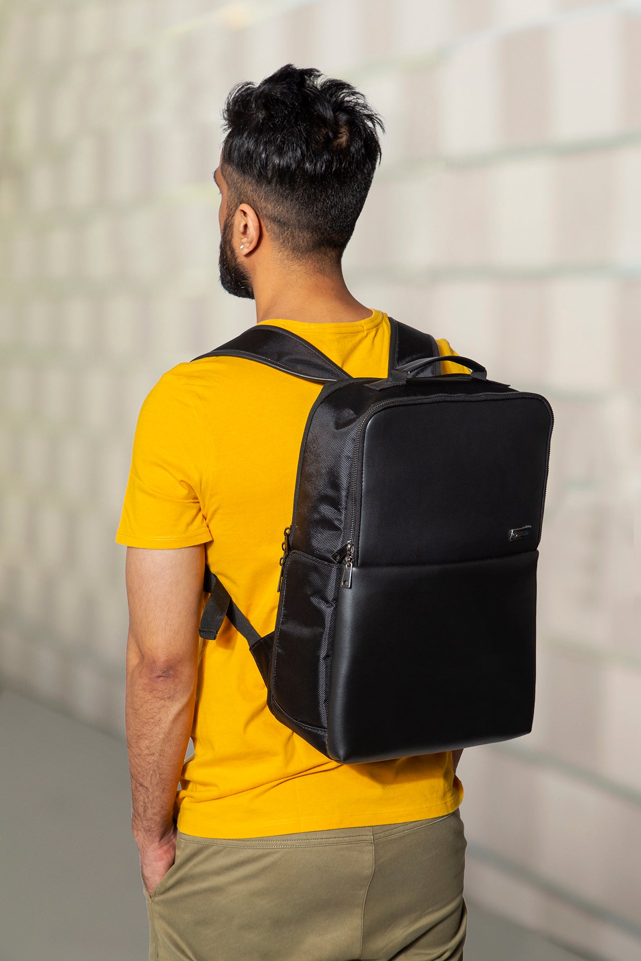 Thorium Backpack - JET BLACK